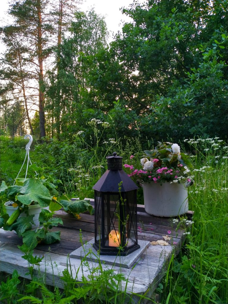 KYNTTILÄLYHTY JA RUKOUSKYNTTILÄ